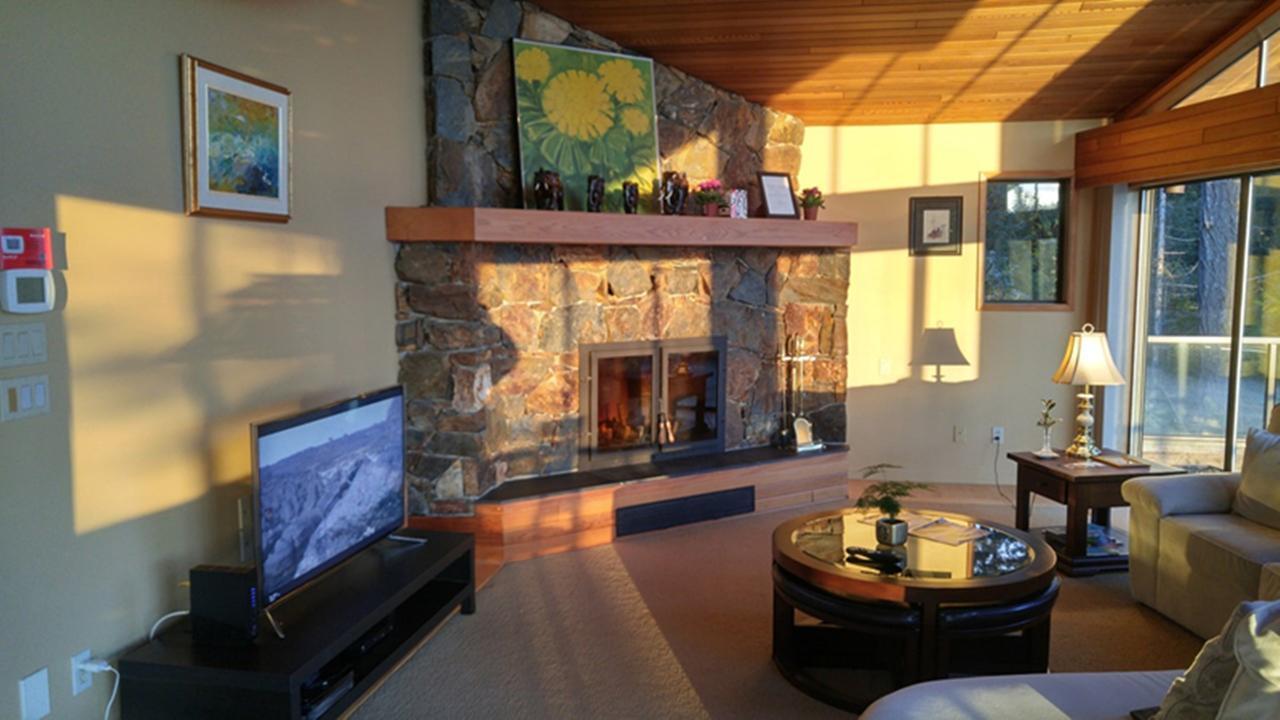 Sunshine Coast Treetop B&B Sechelt Exterior photo
