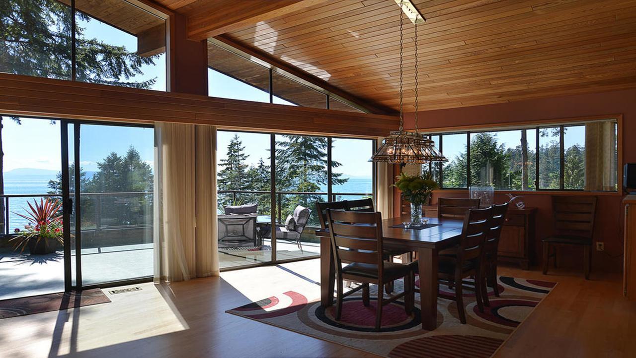 Sunshine Coast Treetop B&B Sechelt Exterior photo
